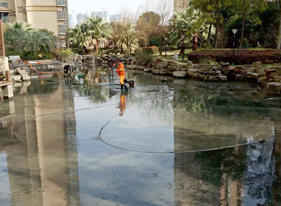 凤泉景观池淤泥清理